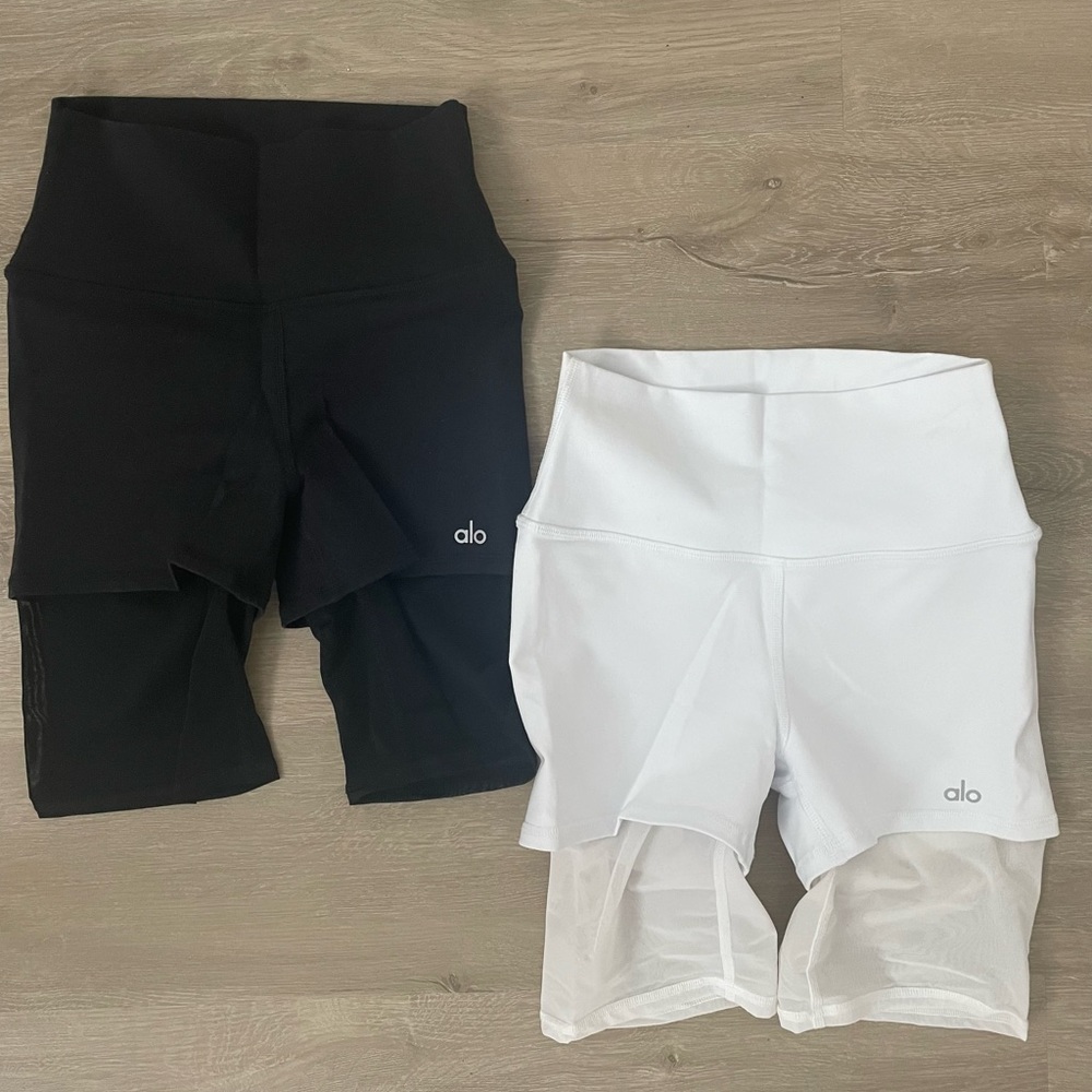 Alo Yoga biker shorts set of 2